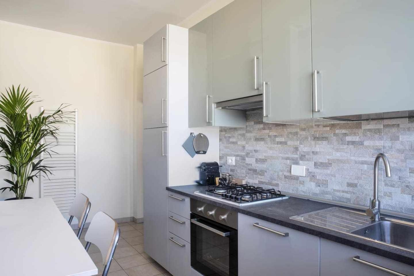 Suite La Montagnola Park 200M Stazione Centrale 博洛尼亚 外观 照片