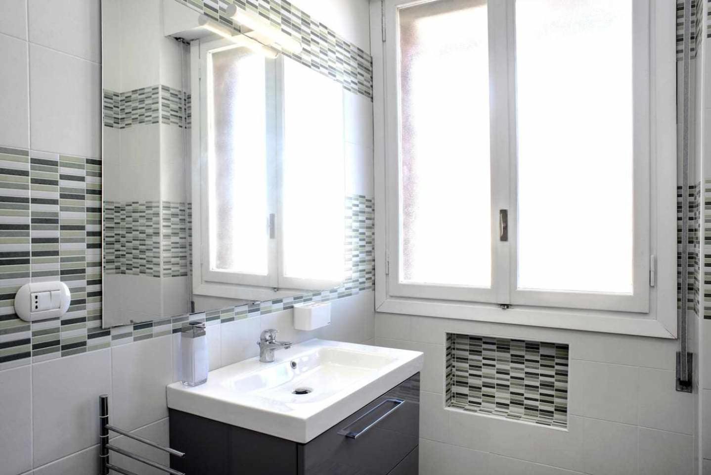 Suite La Montagnola Park 200M Stazione Centrale 博洛尼亚 外观 照片